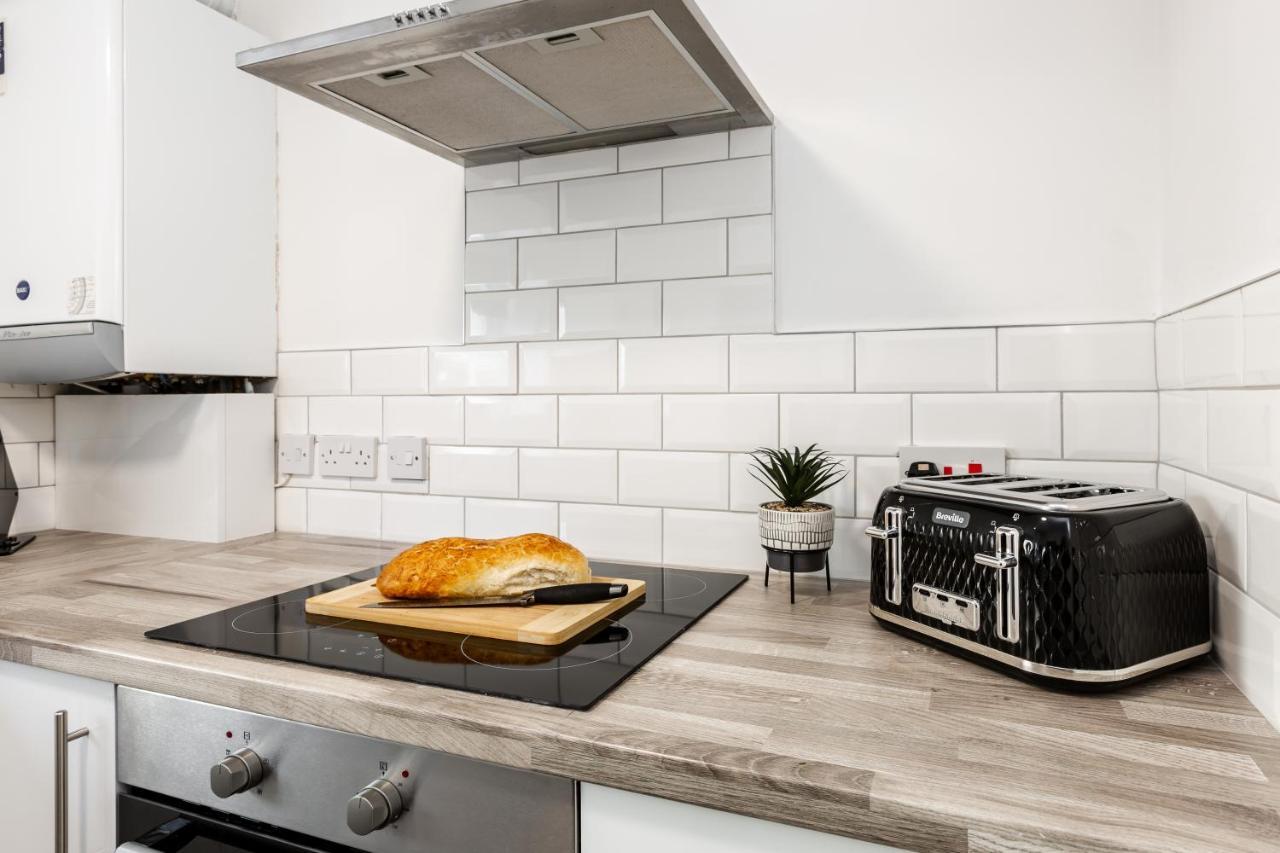 Curlew - 3 Bedrooms Wi-Fi, Parking, Contractors Thornton  Exterior photo